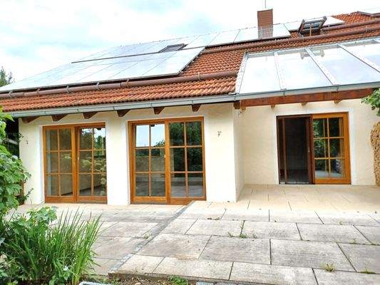 große Südterrasse und Pergola