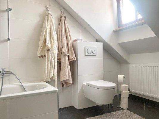 Badezimmer Ansicht 2