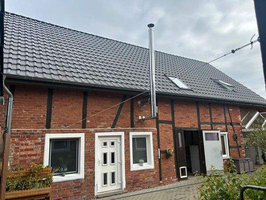 Blick zum Wohnhaus mit FeWo 1