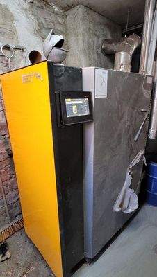 zentraler Festbrennstoffofen aus 2018