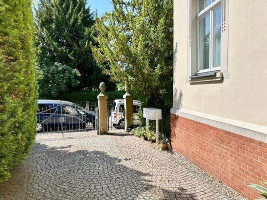 gepflegtes Grundstück