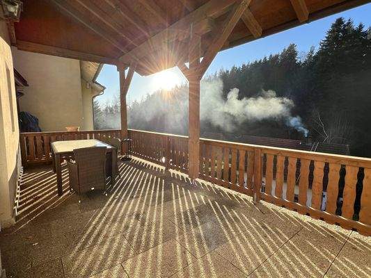 Freisitz unterhalb Carport