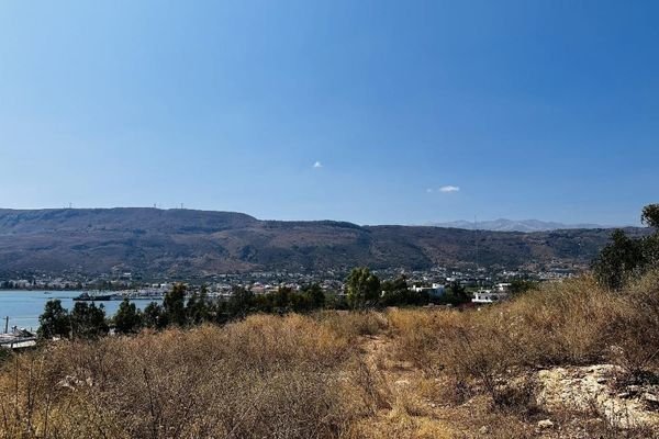 Kreta, Souda: Erstklassiges 500 m² großes Grundstück mit atemberaubender Aussicht auf die Souda-Bucht