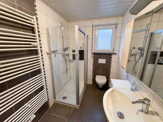 Modernes Tageslichtbad