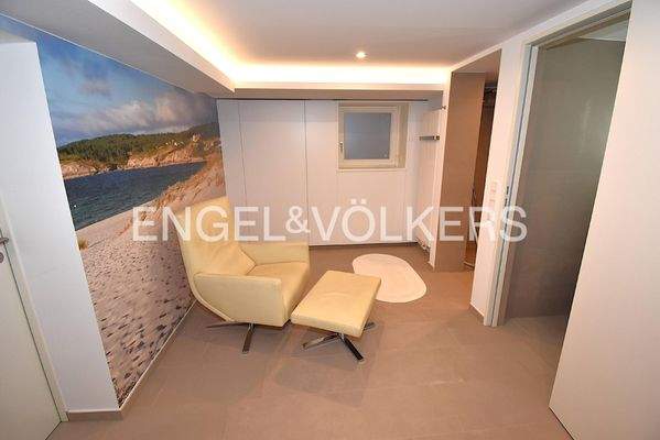 Ruhebereich mit Dusche & weiterem WC