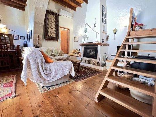 Kreta, Paleloni – Traditionelles kretisches Haus mit ikonischen Steinbögen