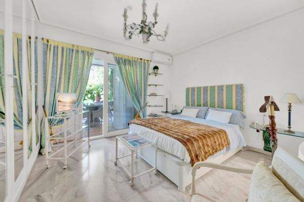 Master bedroom with access to terrace