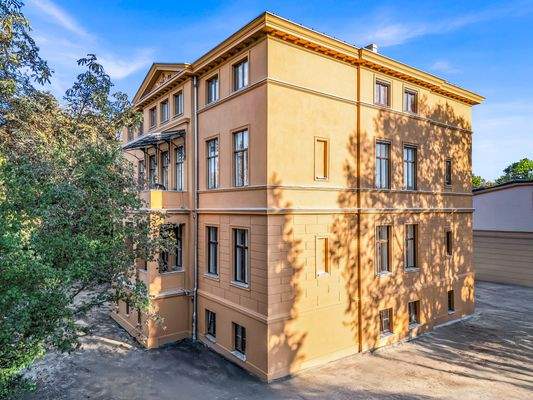 Villa Libri Front seitlich