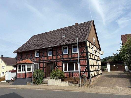 Vorder- und Seitenansicht