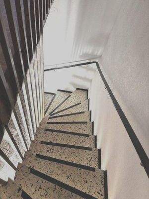 Treppe vom Obergeschoss fotogafiert