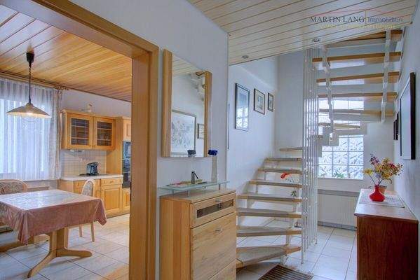 1. OG - Flur mit Küchenblick