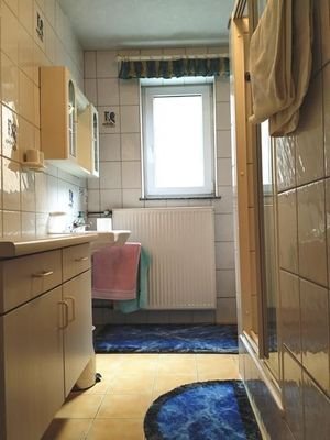 UG_Badezimmer mit Dusche und WC
