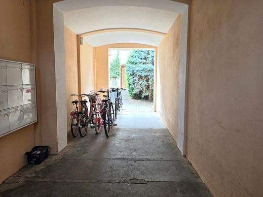 Durchgang zum Hinterhaus