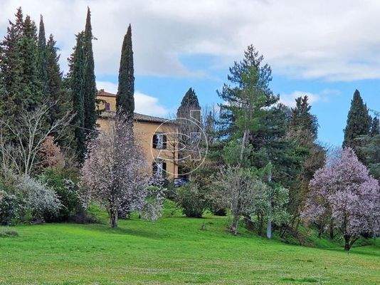 Großzügiges Anwesen