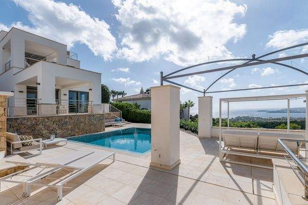 Pool terrace in villa in Costa d'en Blanes