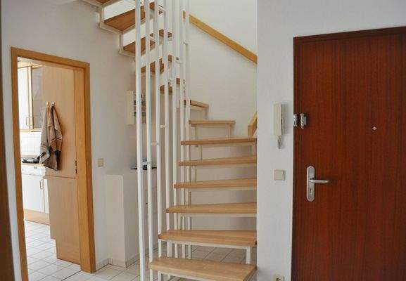 Diele mit Treppe ins Dachgeschoss