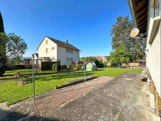 Blick in den großzügigen Garten