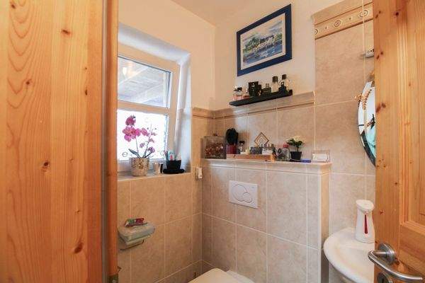 Gäste-WC linke Wohneinheit