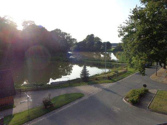 Blick zum Dorfteich 