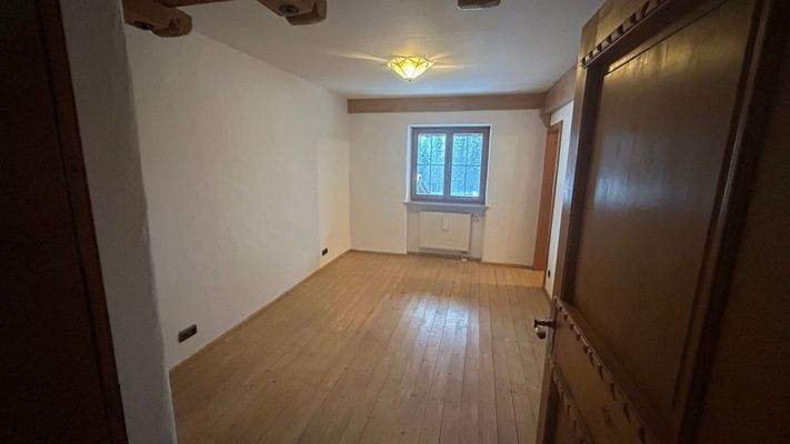 Schlafzimmer m Badzugang