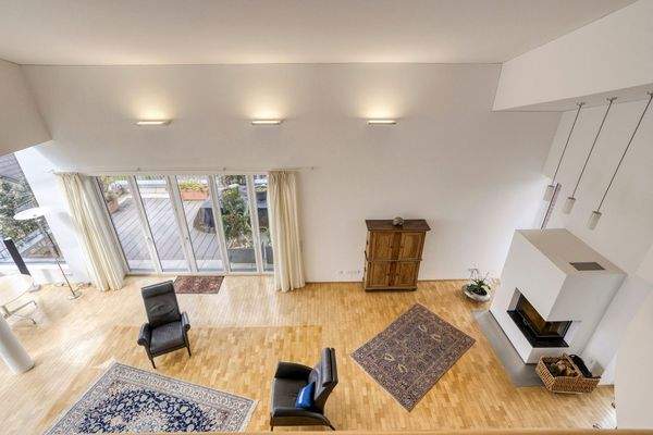 Blick von der Galerie in den Wohnbereich