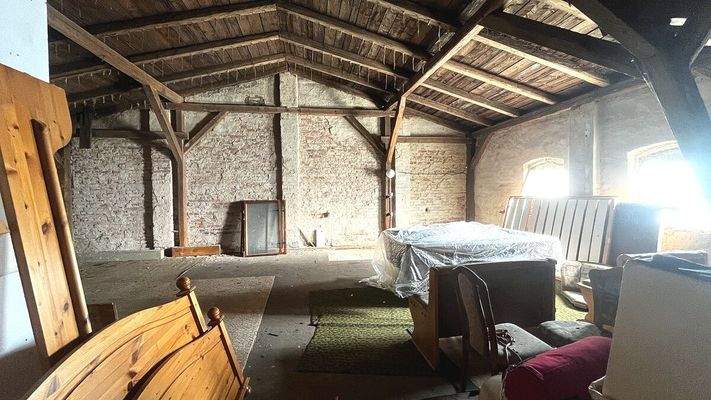 Dachboden Hinterhaus