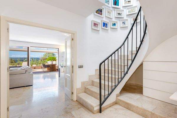 Aufgang ins Obergeschoss 