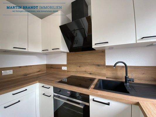 Küche mit neuer Einbauküche