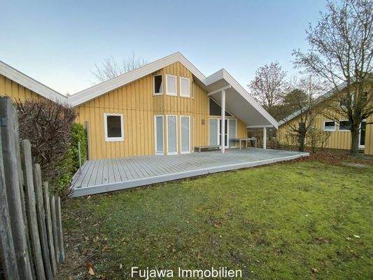 Haus mit riesiger Sonnenterrasse und Garten