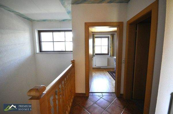 Doppelhaushälfte in Aussichtslage - Zugang Zimmer mit Nordostbalkon