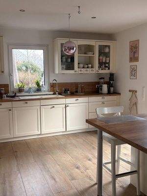 Küche mit Gartenblick