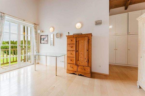 Eines der beiden Kinder-/Gästezimmer im Obergeschoss