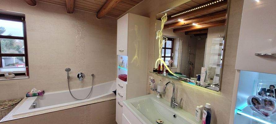 Badezimmer, 1. OG.jpg