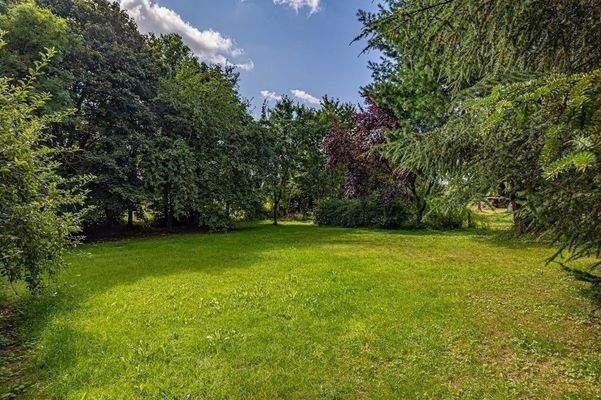 Garten mit viel Platz für Kinder