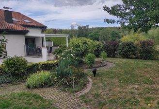 Terrasse mit Blick zur Natur