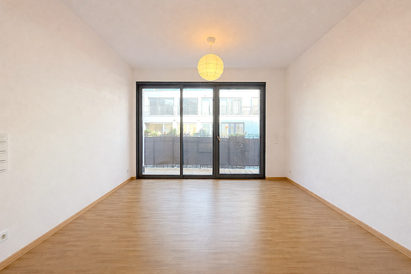 Wohnen vorne ohne Möbel KI