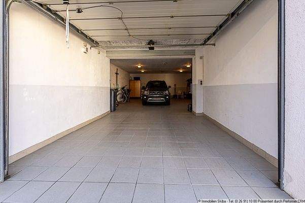 große Garage Vorderhaus