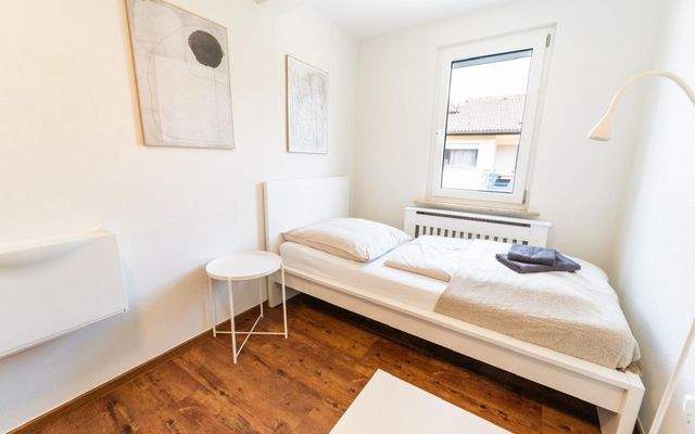 Zimmer 3 WG möbliert mieten Weilimschönbuch Böblingen Tübingen 3.jpeg