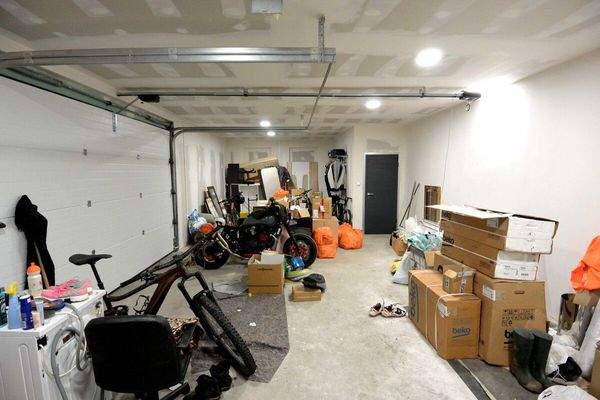 52  Große Garage im Haus