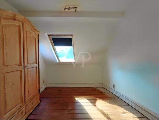 Kinderzimmer 2 im DG (mit KI ausgeräumt)