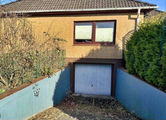 Garage unterm Haus.jpeg