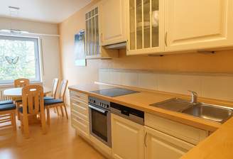 Küche (teilweise KI-generiert)