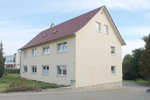 Angenehm Wohnen im kleinem Mehrfamilienhaus