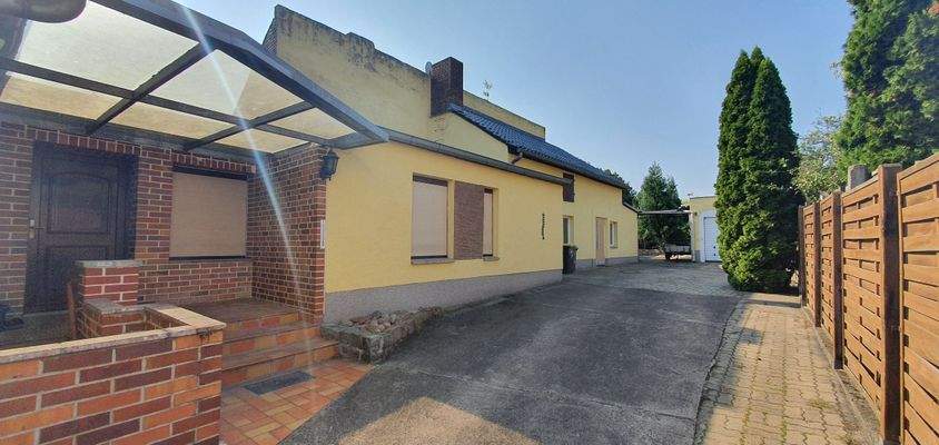 40 Außenansicht Hof.jpg