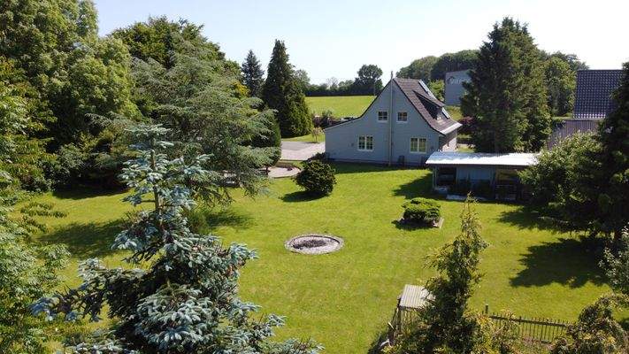 rückwärtige Ansicht von rechts