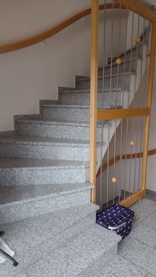 Aufgang zur Einheit im OG