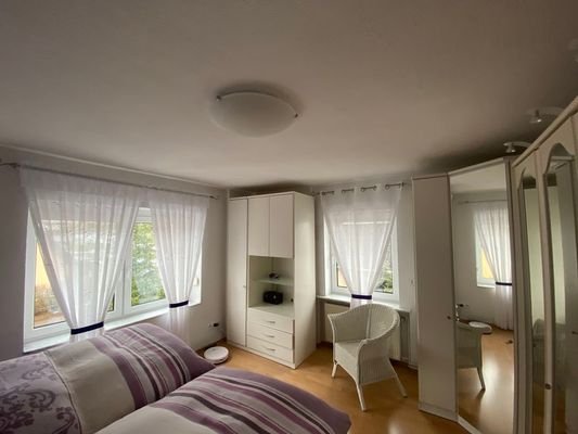 Bild 31 OG Schlafzimmer.JPG