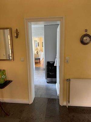 Diele in Richtung Küche/Essz.