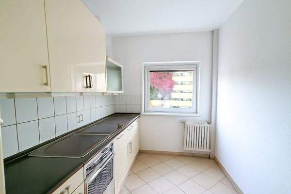 Küche nur mit Einbauküche Rest mit KI entfernt