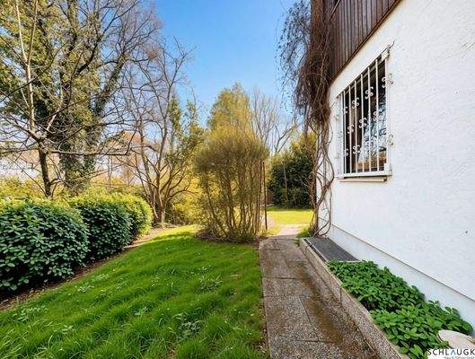 Außenanlage - Vorderhaus